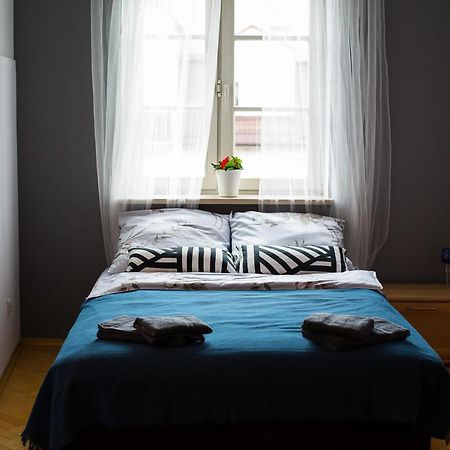 V Hostel Warsaw Luaran gambar