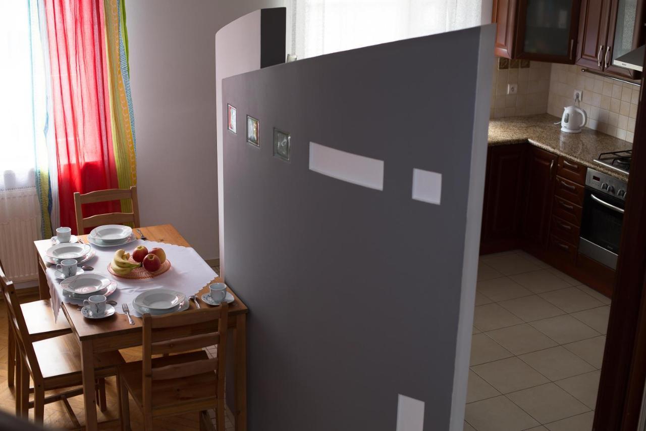 V Hostel Warsaw Luaran gambar