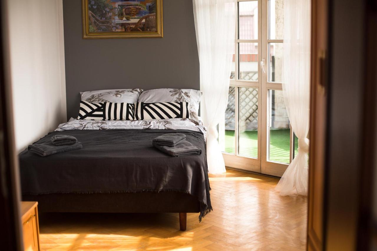 V Hostel Warsaw Luaran gambar