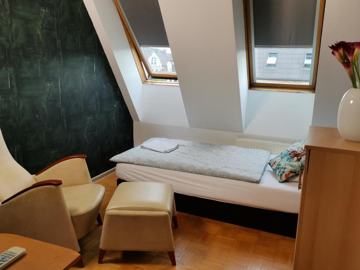 V Hostel Warsaw Luaran gambar
